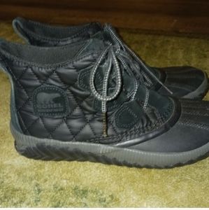 Sorrel black leather 'out and about' duck boots